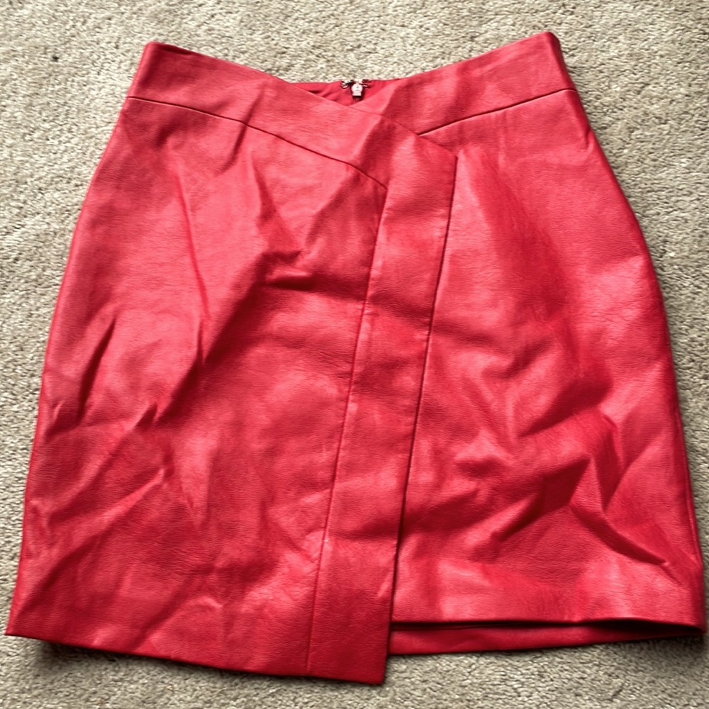 BCBGMAXAZRIA red asymmetrical skirt
